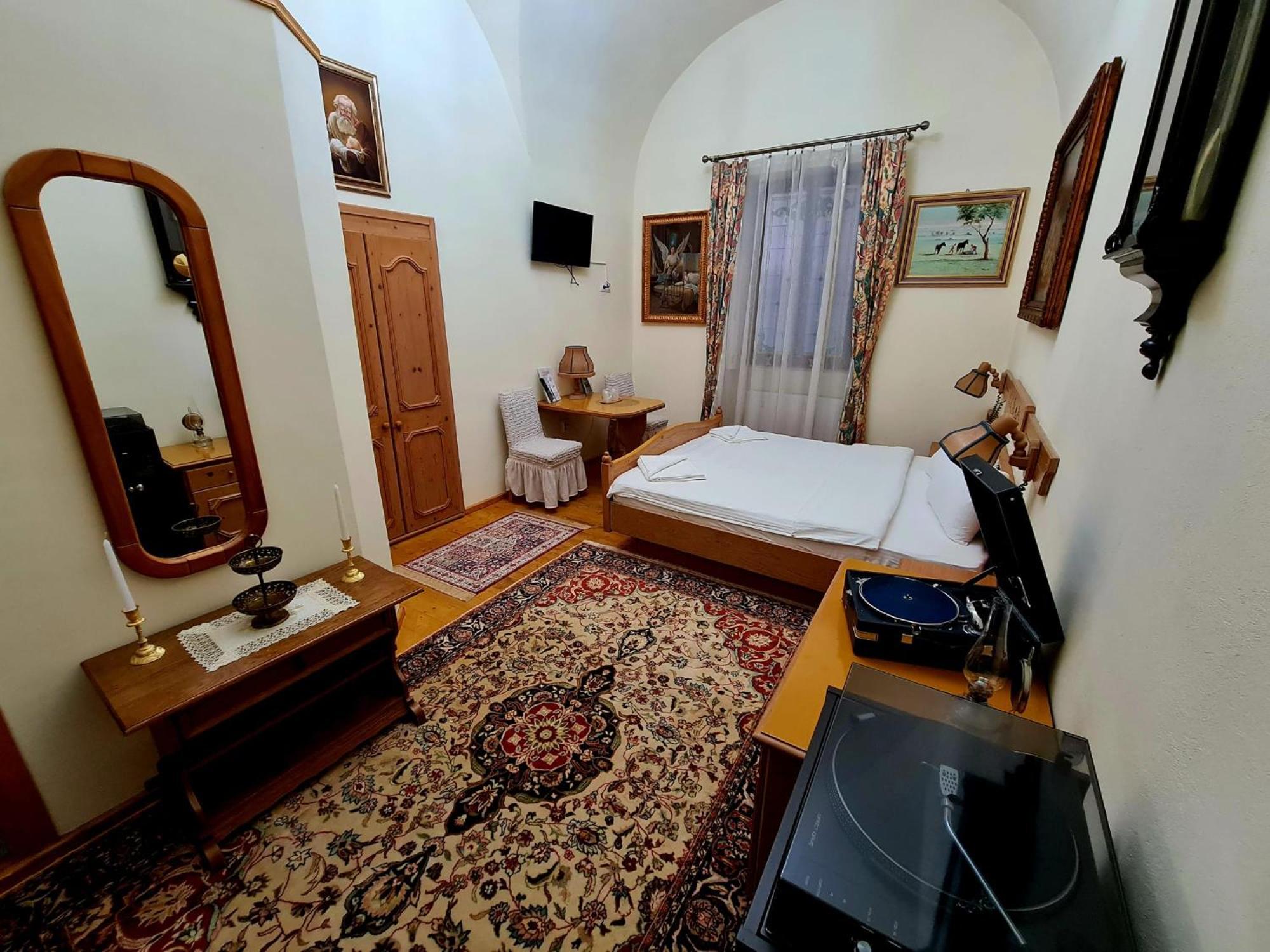 Armenopolis - Adults Only 3*
